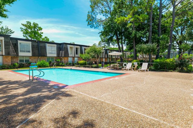 12633 Memorial Drive 14, Houston, TX 77024