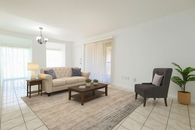 12633 Memorial Drive 14, Houston, TX 77024