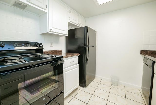 12633 Memorial Drive 14, Houston, TX 77024