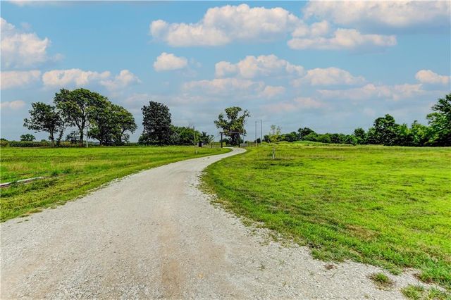 34705 E Mabry Road, Buckner, MO 64016