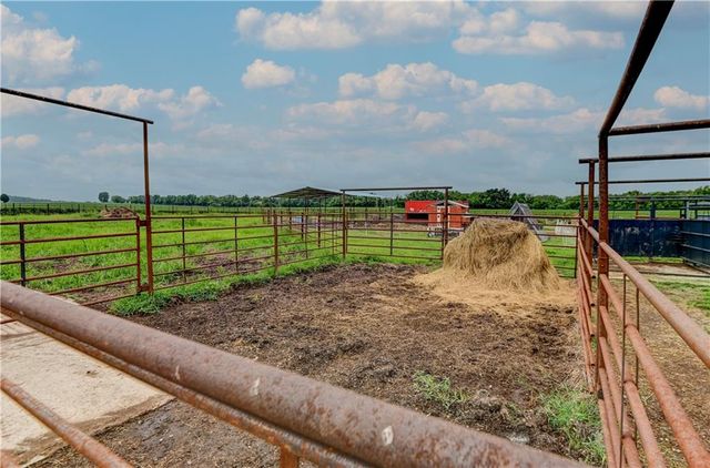 34705 E Mabry Road, Buckner, MO 64016
