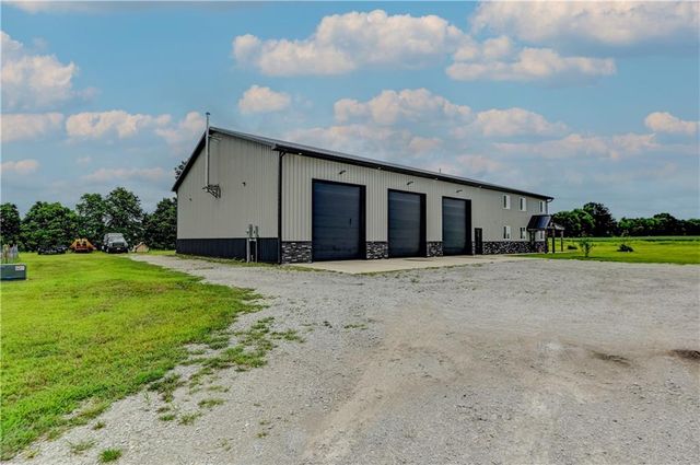 34705 E Mabry Road, Buckner, MO 64016