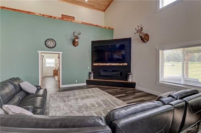 34705 E Mabry Road, Buckner, MO 64016
