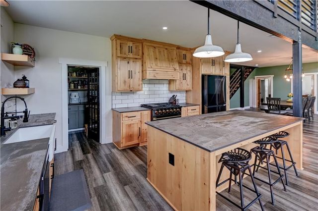 34705 E Mabry Road, Buckner, MO 64016