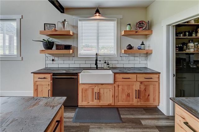 34705 E Mabry Road, Buckner, MO 64016