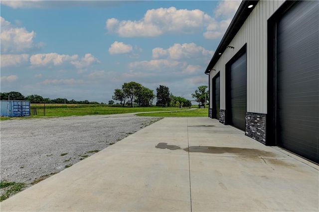 34705 E Mabry Road, Buckner, MO 64016