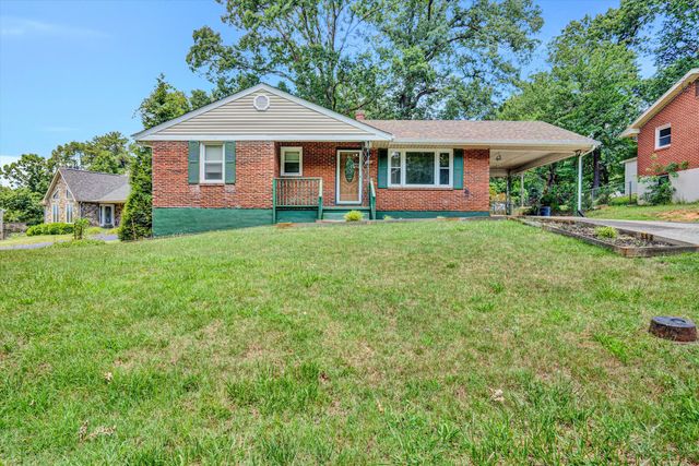 5141 Youngwood DR, Roanoke, VA 24017
