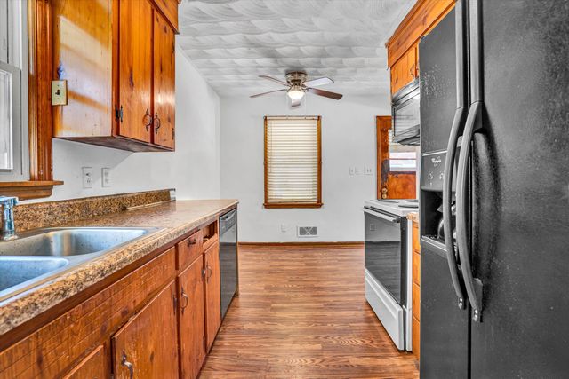 5141 Youngwood DR, Roanoke, VA 24017