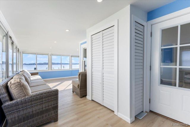 3733 LAKE FRONT Street, Waterford Charter Township, MI 48328