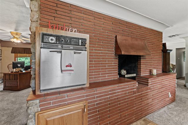 1360 Kra Nur Drive, Burton, MI 48509