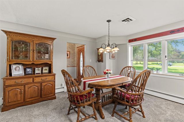 1360 Kra Nur Drive, Burton, MI 48509