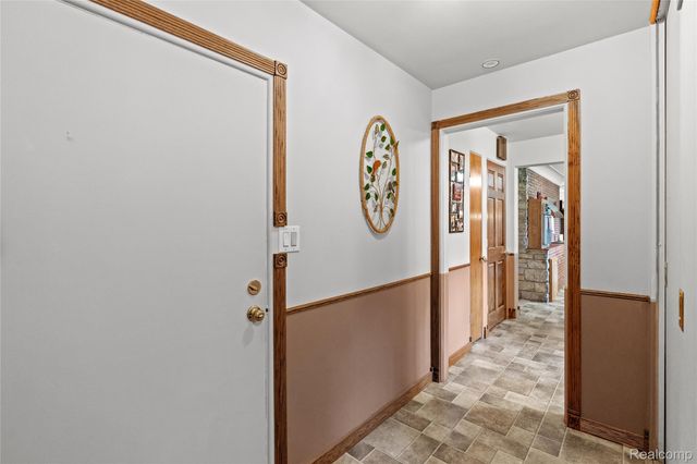 1360 Kra Nur Drive, Burton, MI 48509