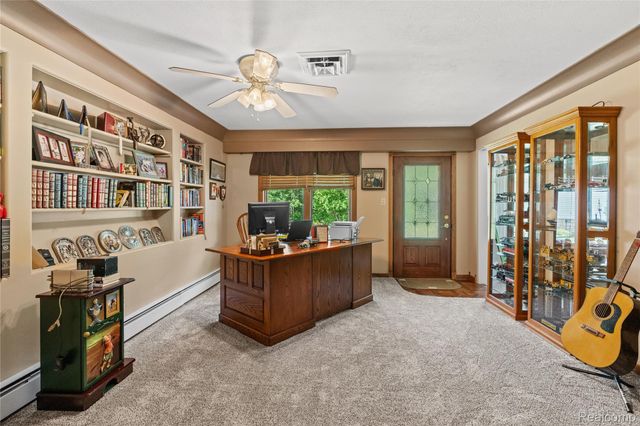 1360 Kra Nur Drive, Burton, MI 48509