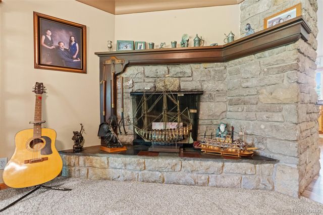 1360 Kra Nur Drive, Burton, MI 48509