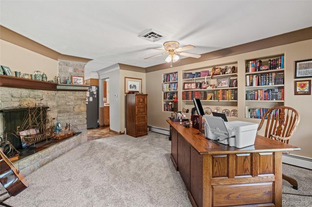 1360 Kra Nur Drive, Burton, MI 48509