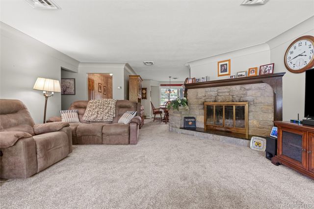 1360 Kra Nur Drive, Burton, MI 48509