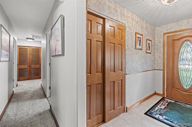 1360 Kra Nur Drive, Burton, MI 48509