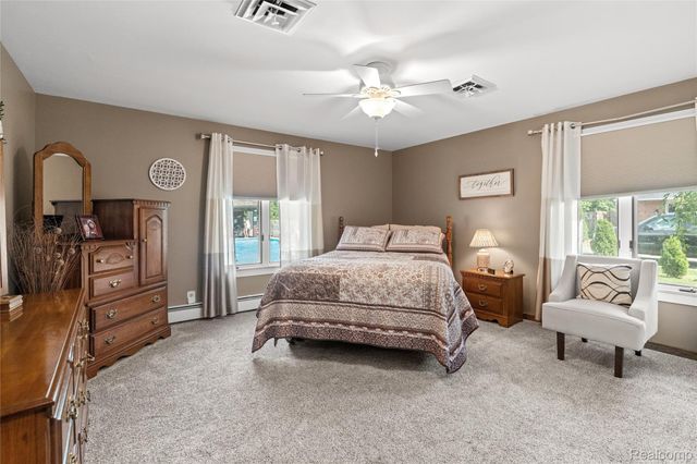 1360 Kra Nur Drive, Burton, MI 48509