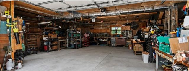 1360 Kra Nur Drive, Burton, MI 48509