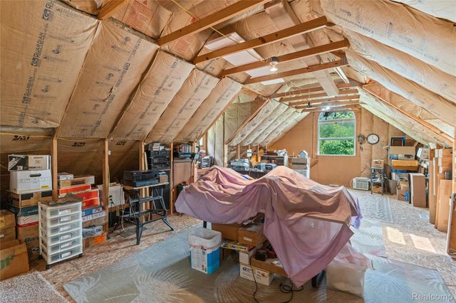 1360 Kra Nur Drive, Burton, MI 48509