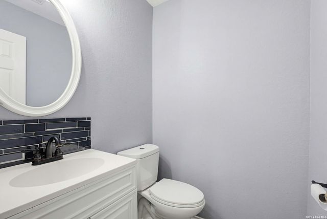 2710 Middleground, San Antonio, TX 78245