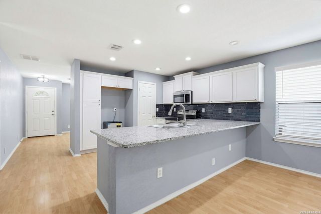 2710 Middleground, San Antonio, TX 78245