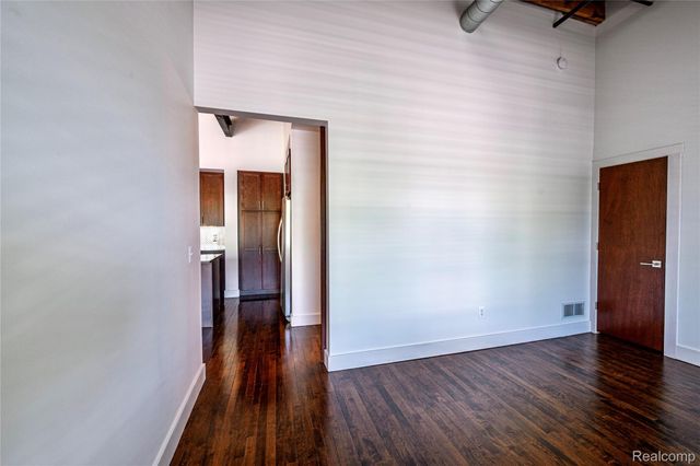 922 N Main Street 212, Royal Oak, MI 48067