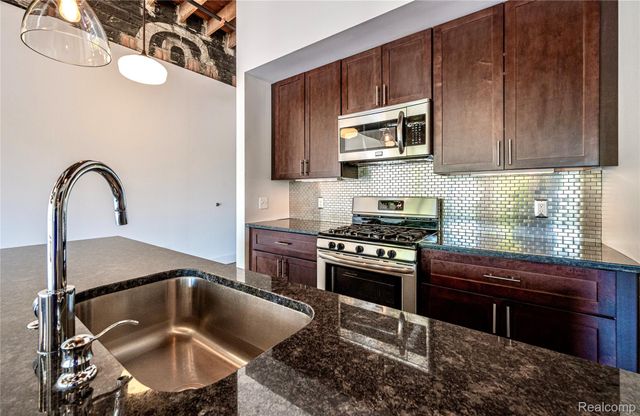 922 N Main Street 212, Royal Oak, MI 48067
