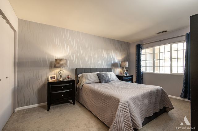 801 N McLean Boulevard 324, Elgin, IL 60123