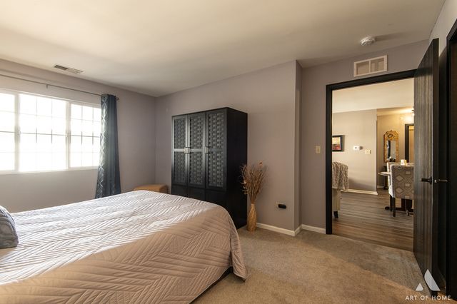 801 N McLean Boulevard 324, Elgin, IL 60123