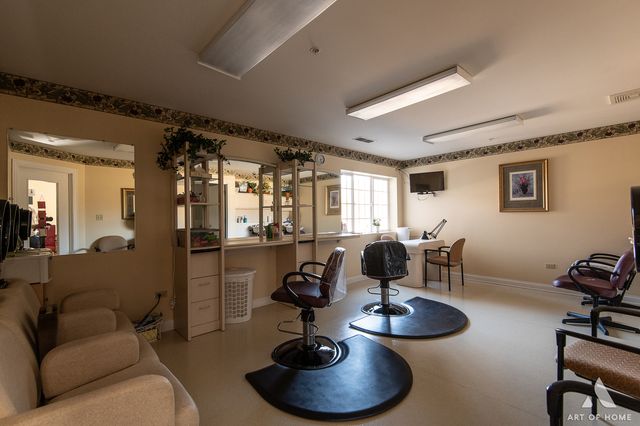 801 N McLean Boulevard 324, Elgin, IL 60123