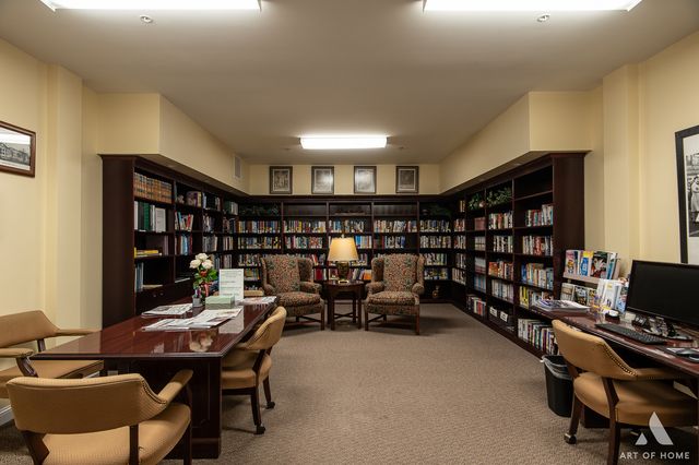 801 N McLean Boulevard 324, Elgin, IL 60123