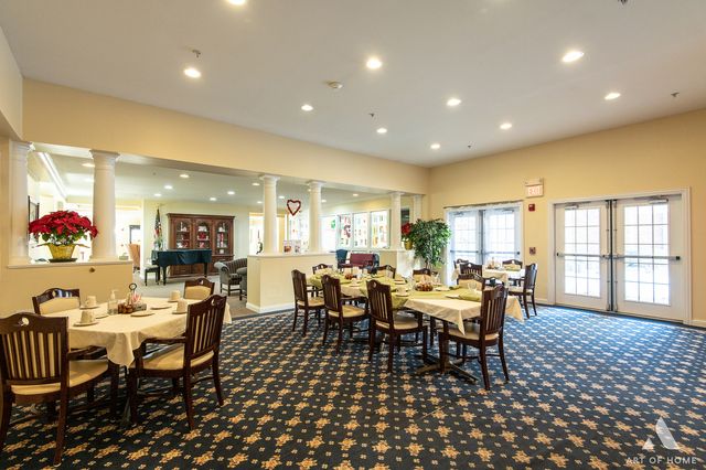 801 N McLean Boulevard 324, Elgin, IL 60123