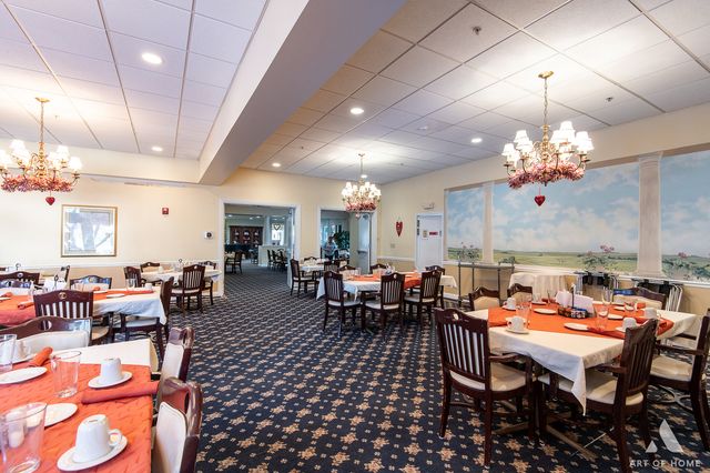 801 N McLean Boulevard 324, Elgin, IL 60123