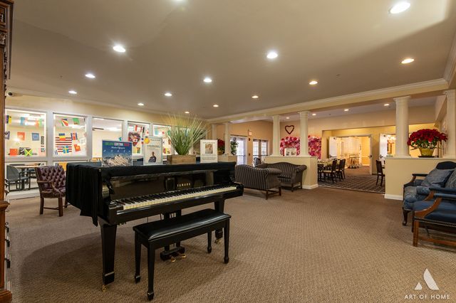 801 N McLean Boulevard 324, Elgin, IL 60123