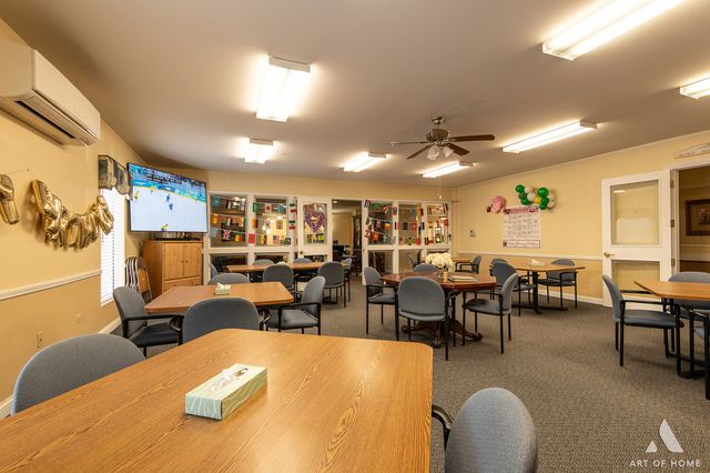 801 N McLean Boulevard 324, Elgin, IL 60123