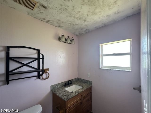 2123 NE 16th TER, Cape Coral, FL 33909