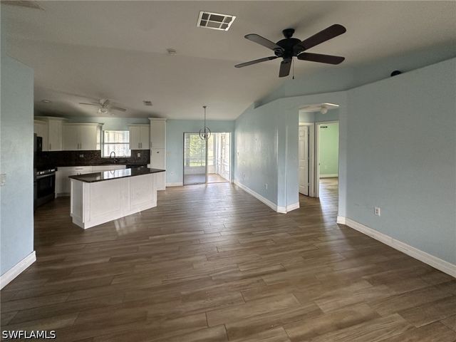 2123 NE 16th TER, Cape Coral, FL 33909