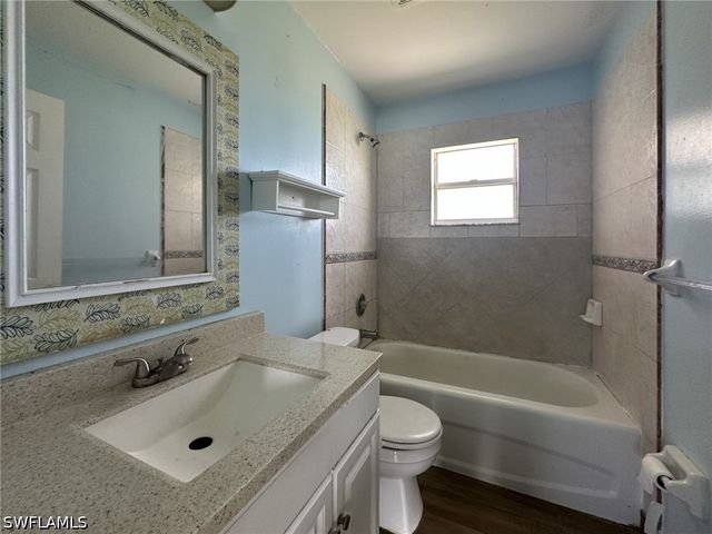 2123 NE 16th TER, Cape Coral, FL 33909