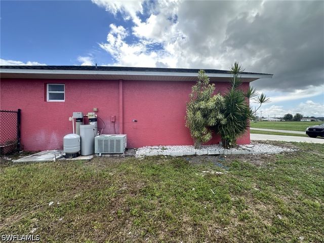 2123 NE 16th TER, Cape Coral, FL 33909