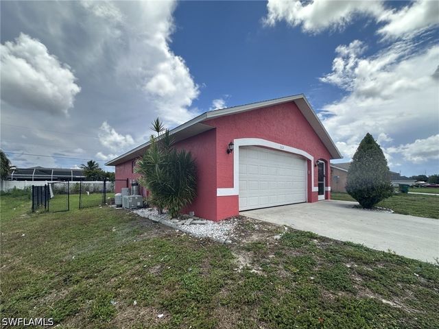 2123 NE 16th TER, Cape Coral, FL 33909