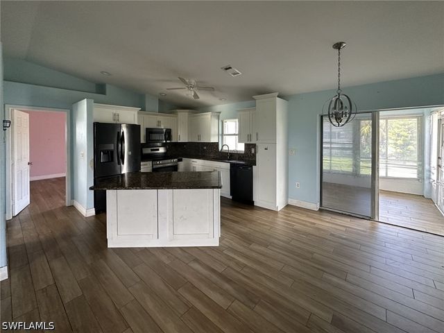2123 NE 16th TER, Cape Coral, FL 33909
