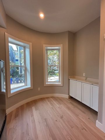 35 Delle Ave 3, Boston, MA 02120