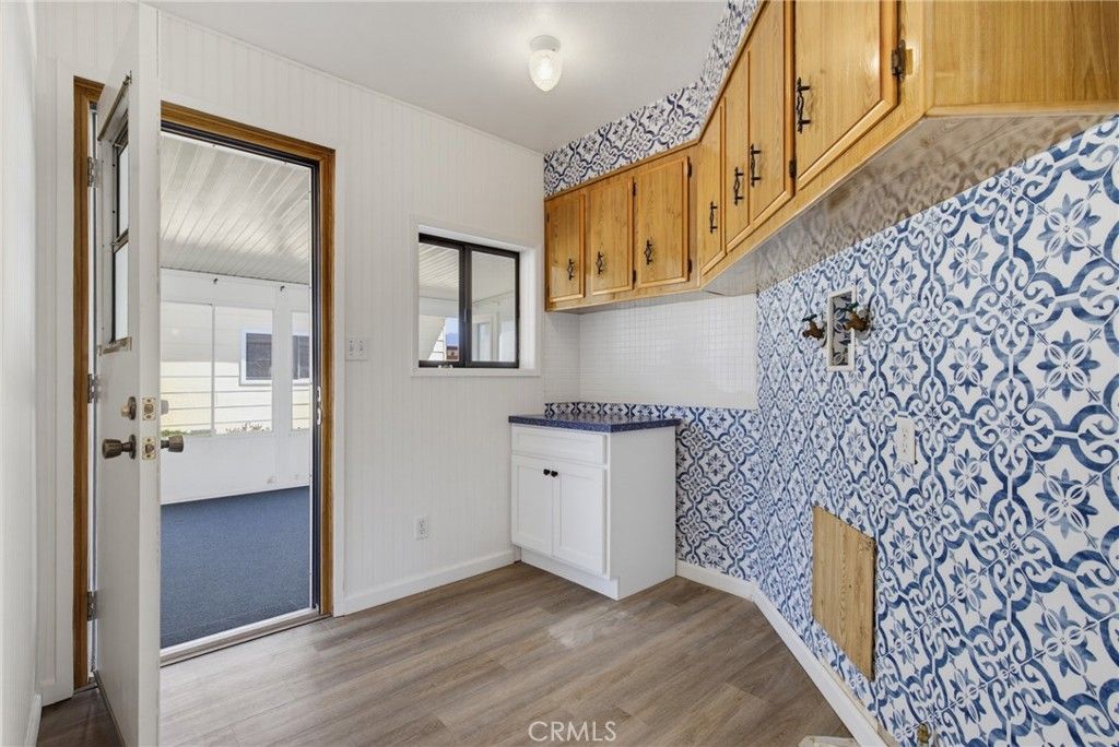 Image 28 of property listing at 115 Poinsettia Gardens Drive 115, Ventura, CA 93004