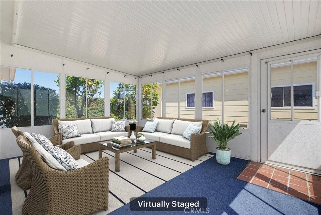 Image 29 of property listing at 115 Poinsettia Gardens Drive 115, Ventura, CA 93004