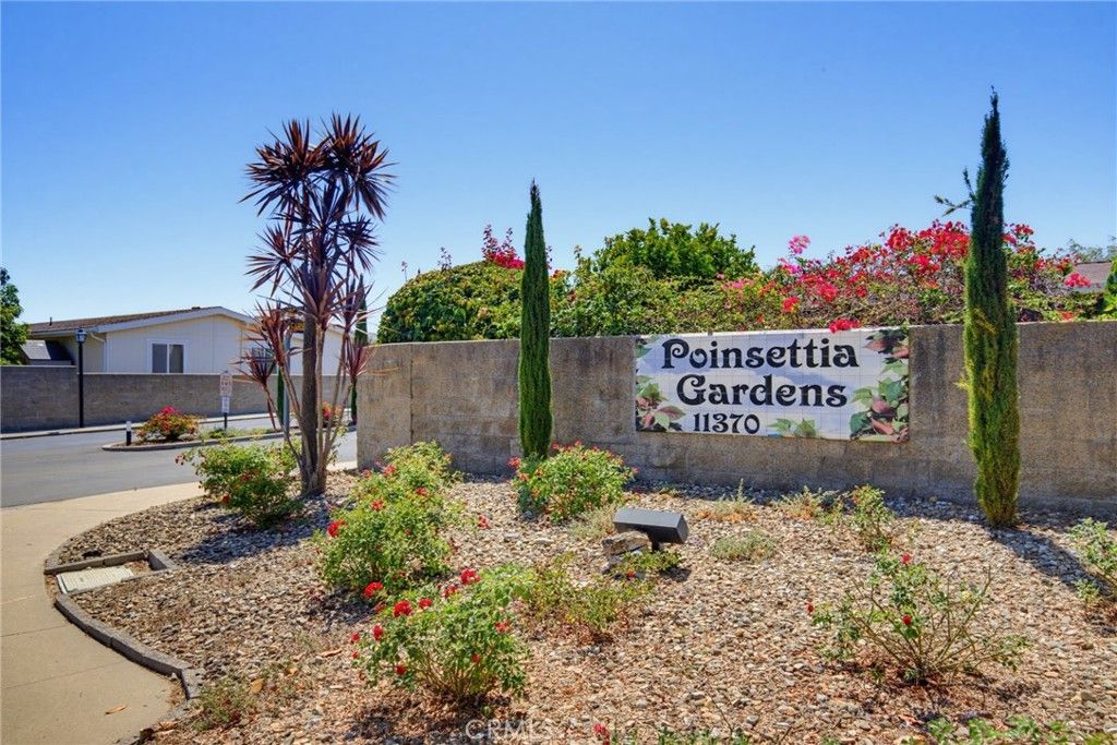 Image 3 of property listing at 115 Poinsettia Gardens Drive 115, Ventura, CA 93004