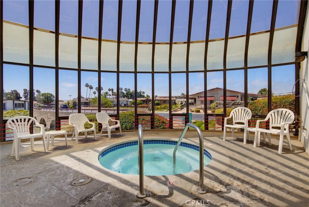Image 42 of property listing at 115 Poinsettia Gardens Drive 115, Ventura, CA 93004