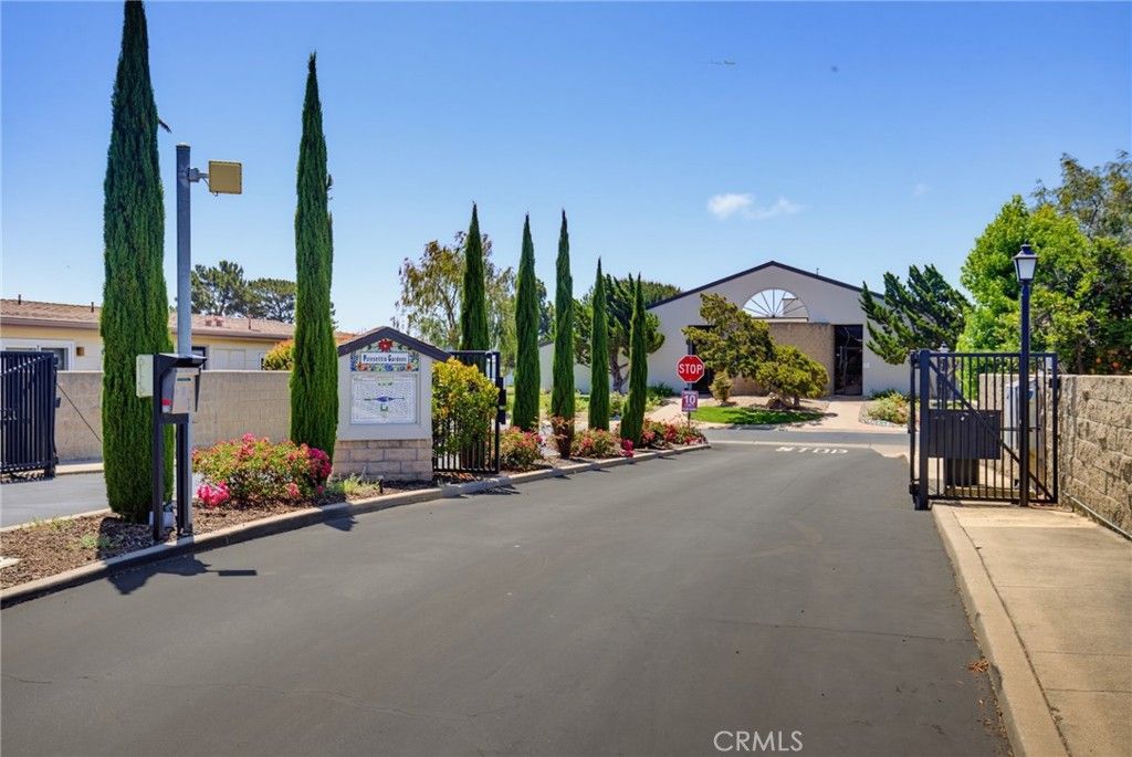 Image 43 of property listing at 115 Poinsettia Gardens Drive 115, Ventura, CA 93004