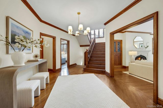 15 Carstensen Road, Scarsdale, NY 10583