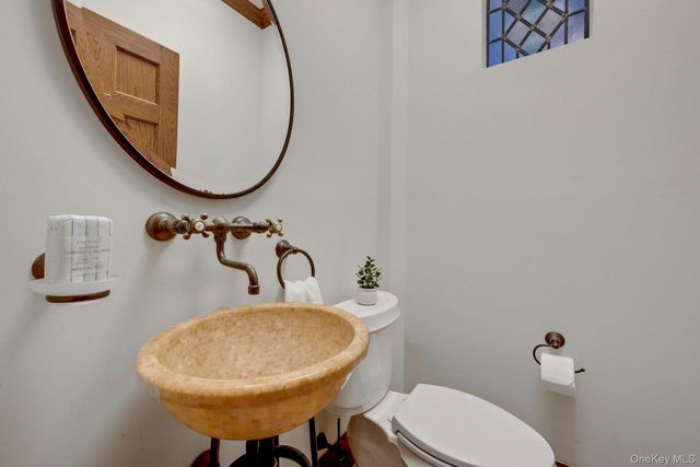 15 Carstensen Road, Scarsdale, NY 10583